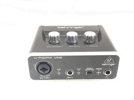 placa interface behringer u-phoria um2