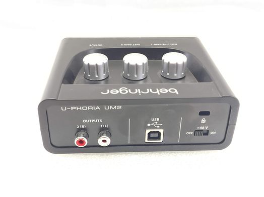 tarjeta interface behringer u-phoria um2