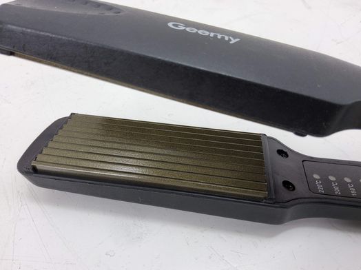plancha pelo geemy gm-2995w