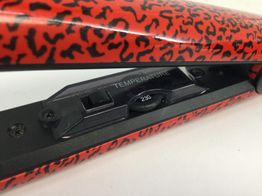 plancha pelo oniric style graphic titanium