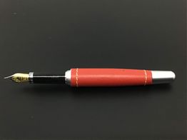 pluma estilografica alta gama loewe rouge