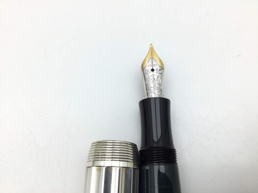 pluma estilografica alta gama montblanc charles dickens limited edition