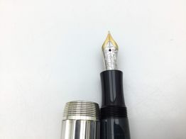 pluma estilografica alta gama montblanc charles dickens limited edition