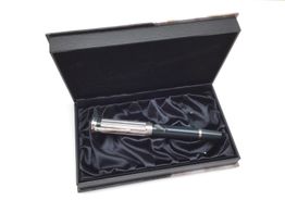 pluma estilografica alta gama montblanc charles dickens limited edition