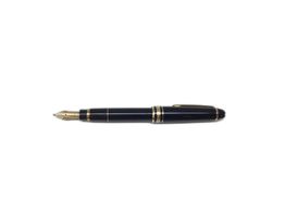 pluma estilografica alta gama montblanc meisterstuck classique