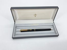 pluma estilografica parker negra
