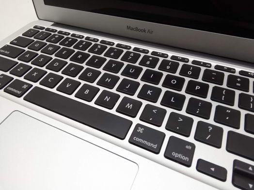 portatil apple apple macbook air core i5 1.3 11 (2013) (a1465)