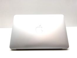 portatil apple apple macbook air core i5 1.3 11 (2013) (a1465)