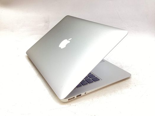 portatil apple apple macbook air core i5 1.6 13 (2015) (a1466)