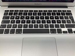 portatil apple apple macbook air core i5 1.6 13 (2015) (a1466)