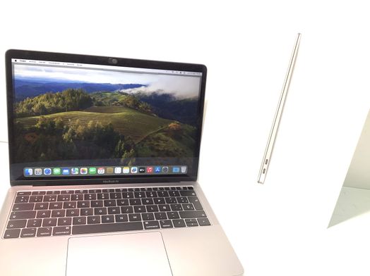 portatil apple apple macbook air core i5 1.6 13 retina (2018) (a1932)