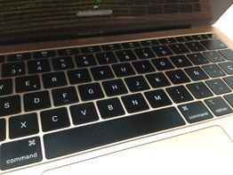 portatil apple apple macbook air core i5 1.6 13 retina true tone (2019) (a1932)