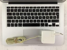 portatil apple apple macbook air core i5 1.8 13 (2017) (a1466)