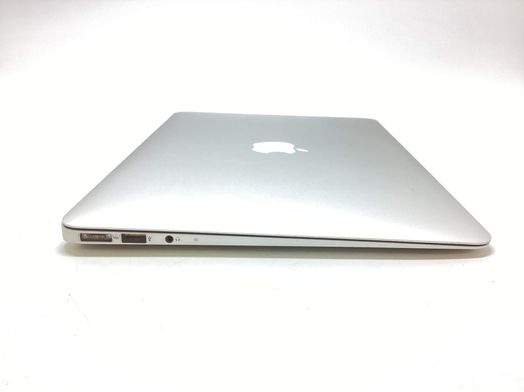 portatil apple apple macbook air core i5 1.8 13 (2017) (a1466)