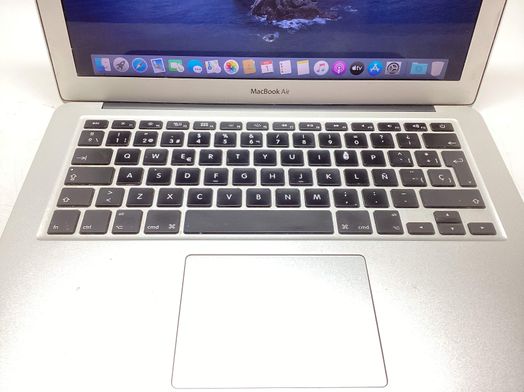 portatil apple apple macbook air core i5 1.8 13 (2017) (a1466)