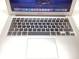 portatil apple apple macbook air core i5 1.8 13 (2017) (a1466)