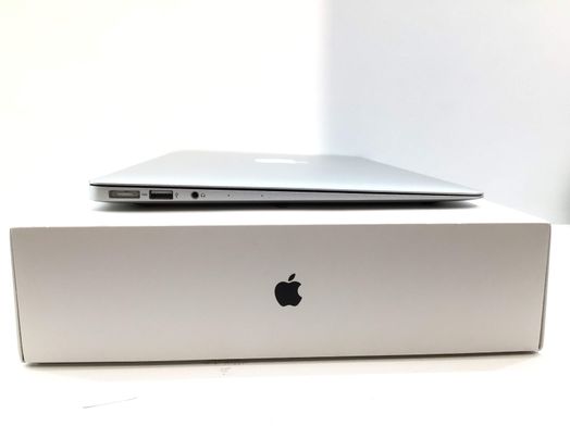 portatil apple apple macbook air core i5 1.8 13 (2017) (a1466)