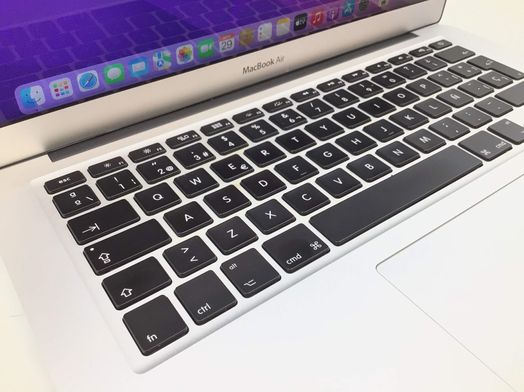 portatil apple apple macbook air core i5 1.8 13 (2017) (a1466)