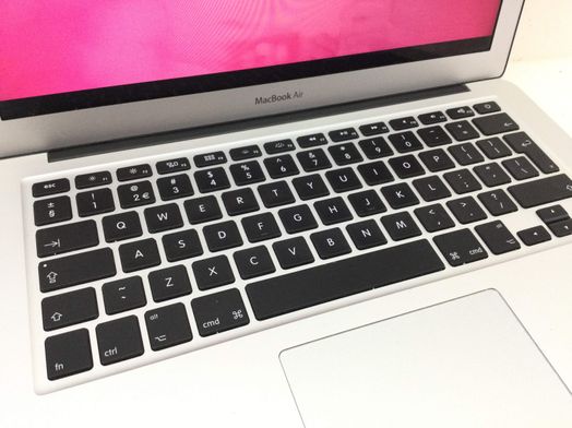 portatil apple apple macbook air core i5 1.8 13 (2017) (a1466)