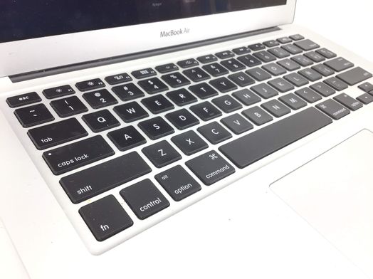 portatil apple apple macbook air core i7 1.7 13 (2014) (a1466)