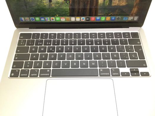 portatil apple apple macbook air m2 8-core 3.4 13 (8gpu) (2022) (a2681)