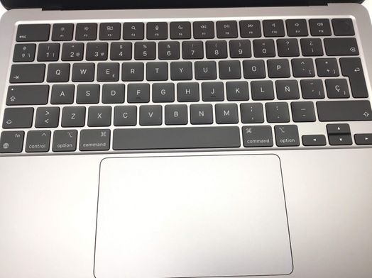 portatil apple apple macbook air m3 8-core 4.0 13 (8gpu) (2024) (a3113)