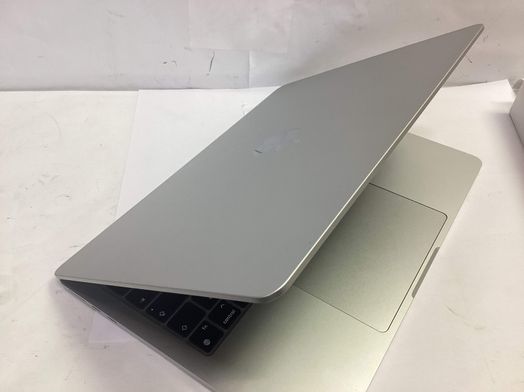 portatil apple apple macbook air m3 8-core 4.0 13 (8gpu) (2024) (a3113)