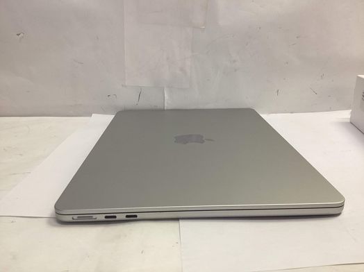 portatil apple apple macbook air m3 8-core 4.0 13 (8gpu) (2024) (a3113)