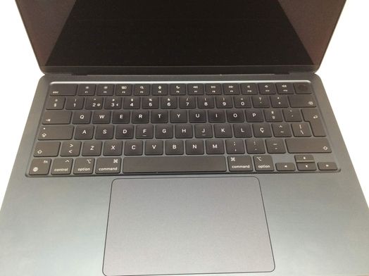 portátil apple apple macbook air m3 8-core 4.0 13 (8gpu) (2024) (a3113)
