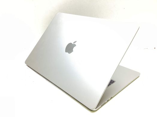 portatil apple apple macbook air m3 8-core 4.0 15 (10gpu) (2024) (a3114)