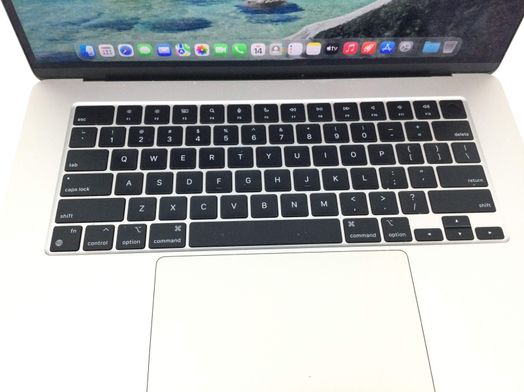 portatil apple apple macbook air m3 8-core 4.0 15 (10gpu) (2024) (a3114)