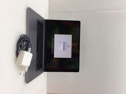 portatil apple apple macbook air m3 8-core 4.0 15 (10gpu) (2024) (a3114)