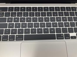 portatil apple apple macbook air m4 10-core 4.4 13 (8gpu) (2025) (a3240)