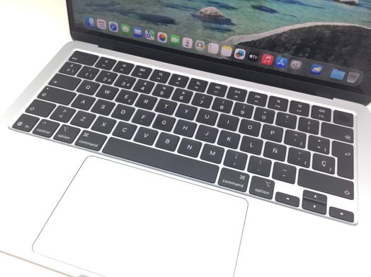 portatil apple apple macbook air m4 10-core 4.4 13 (8gpu) (2025) (a3240)