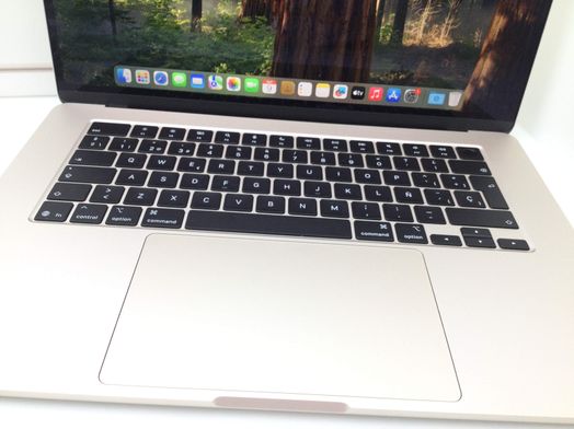 portatil apple apple macbook air m4 10-core 4.4 15 (10gpu) (2025) (a3241)