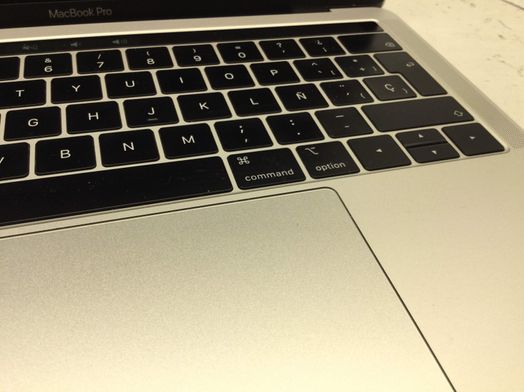 portatil apple apple macbook pro core i5 2.3 13 (2019) (a1989)