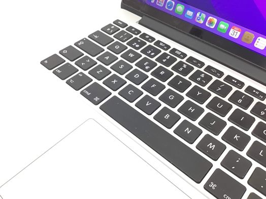 portatil apple apple macbook pro core i5 2.7 13 (2015) (a1502)