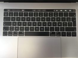 portatil apple apple macbook pro core i7 2.2 15 touchbar (2018) (a1990)