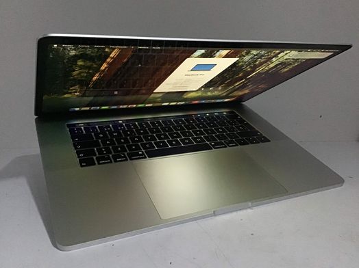 portatil apple apple macbook pro core i7 2.6 15 touchbar (2018) (a1990)