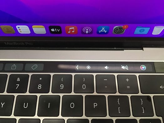 portatil apple apple macbook pro core i7 3.3 13 touchbar (2016) (a1706)