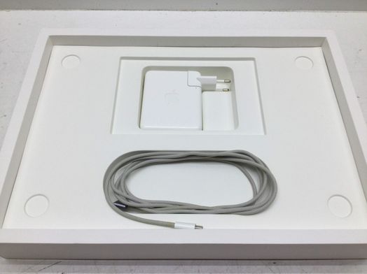 portatil apple apple macbook pro m2 pro 12-core 3.4 16 (19gpu)(2023)(a2780)
