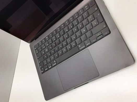 portatil apple apple macbook pro m3 pro