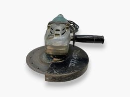 radial makita ga9020