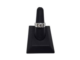 sello oro 18k con diamante de laboratorio 