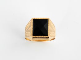 sello oro 18k con onix 
