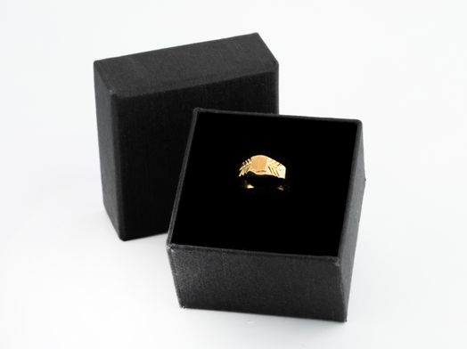 sello oro 18k 