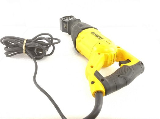 serra sabre dewalt dwe305