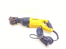 sierra sable dewalt dwe305-qs