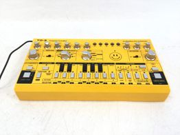 sintetizador behringer td-3