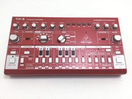 sintetizador behringer td-3